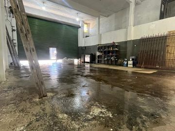 ALQUILER GALPON - A METROS DE AVENIDA CROVARA - ZONA INDUSTRIAL