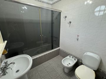 Casa 5 Ambientes con Quincho y Terraza