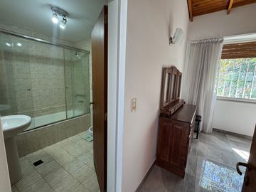 Casa 5 Ambientes con Quincho y Terraza