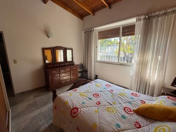 Casa 5 Ambientes con Quincho y Terraza