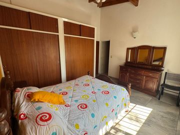 Casa 5 Ambientes con Quincho y Terraza