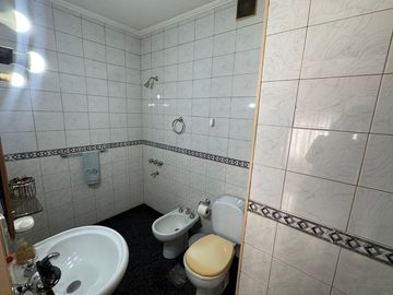 Casa 5 Ambientes con Quincho y Terraza