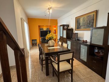 Casa 5 Ambientes con Quincho y Terraza