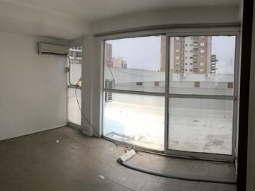 Alquiler Oficina Céntrica frente a la Estación Ramos Mejía