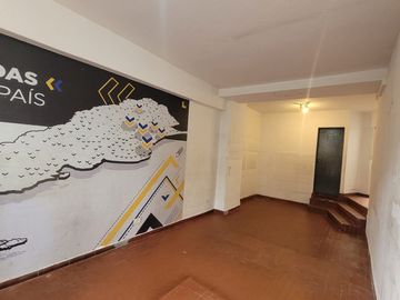 Excelente Local De 47 Mts Totales Balbín 3300 Saavedra