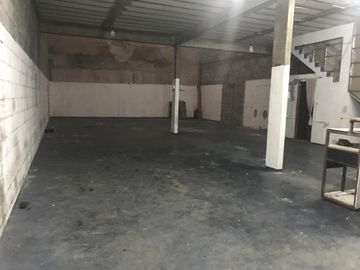 ALQUILER - LA TABLADA - GALPON 320 m2 - ZONIFICACION M.I.