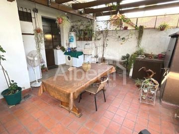 VENTA CHALET PH DE ESTILO 6 AMBIENTES EN HAEDO.