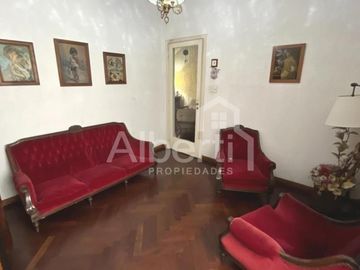 VENTA CHALET PH DE ESTILO 6 AMBIENTES EN HAEDO.