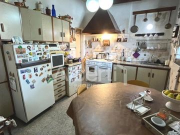 VENTA CHALET PH DE ESTILO 6 AMBIENTES EN HAEDO.