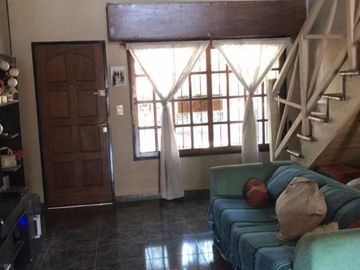 CASA DE 5 AMBIENTES EN VENTA - VILLA UDAONDO
