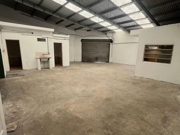 ALQUILER GALPON 300 MTS2 ZONA INDUSTRIAL