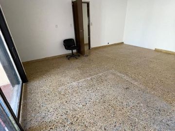 Importante oficina en alquiler