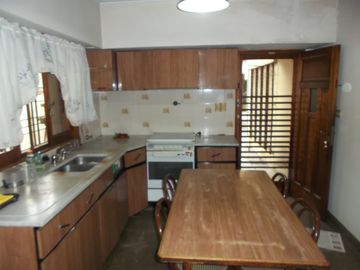 CASA 3 AMB. + DEPTO DE 3 AMB. + GALPON p/INDUSTRIA -  MADARIAGA AL 3900 - SAN JUSTO - La Matanza