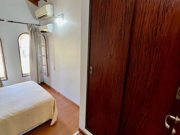 HERMOSO CHALET DE 7 AMB EN COUNTRY EL PARAISO