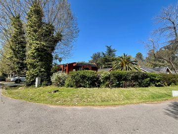 HERMOSO CHALET DE 7 AMB EN COUNTRY EL PARAISO