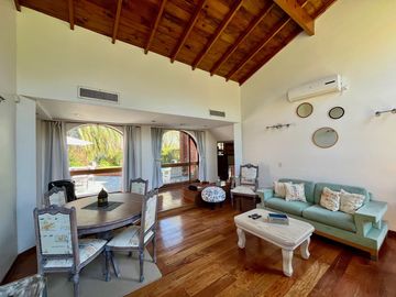 HERMOSO CHALET DE 7 AMB EN COUNTRY EL PARAISO