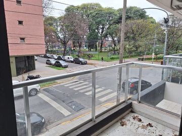 DEPARTAMENTO 2 AMB AL FRENTE CON VISTA A PLAZA LOS ANDES