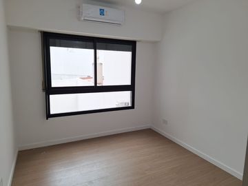DEPARTAMENTO 2 AMB AL FRENTE CON VISTA A PLAZA LOS ANDES