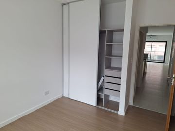 DEPARTAMENTO 2 AMB AL FRENTE CON VISTA A PLAZA LOS ANDES