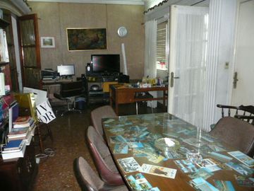 5amb Casa Loet 8,66x48mts   garaje, patio cubierto, patio descubierto, jardin al fondo con parque y quincho, 3 baños, terraza