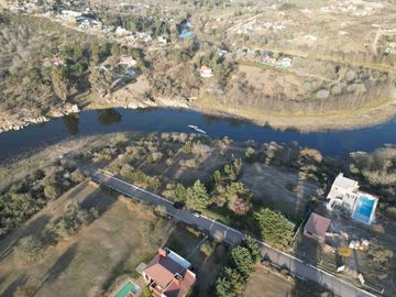 EXCELENTE TERRENO DE 5.300 Mt2, CON FONDO AL ARROYO LAS MOJARRAS, GRANOPORTUNIDAD. Ideal Para Hotel