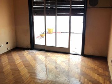 Venta casa en lote propio 8,66x24. 4 ambientes