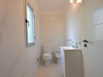 Venta Triplex 4 Ambientes Con Cochera Y Parrilla En Ciudad Jardin