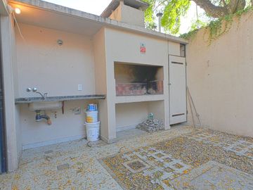 Venta Triplex 4 Ambientes Con Cochera Y Parrilla En Ciudad Jardin