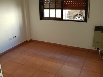 TRES AMBIENTES PLANTA BAJA