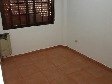 TRES AMBIENTES PLANTA BAJA