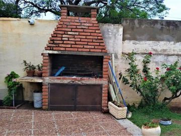 VENDO CASA BRIO DEAN FUNES - ZONA SUR
