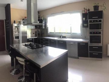 Hermosa casa de 5 amb