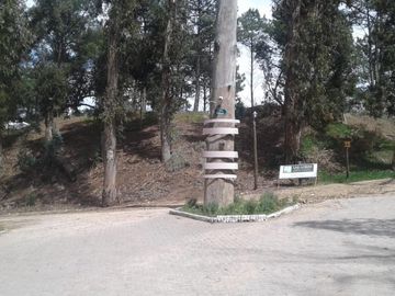 LOTE EN BARRIO CERRADO LAS LOMAS,CALLE EL CEDRON ENTRE LAVANDA Y JAZMIN