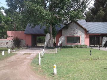 LOTE EN BARRIO CERRADO LAS LOMAS,CALLE EL CEDRON ENTRE LAVANDA Y JAZMIN