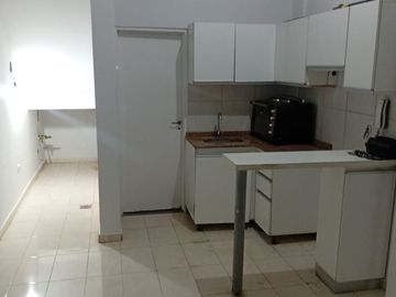 P.H monoambiente en planta baja en muy buen estado