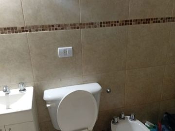 P.H monoambiente en planta baja en muy buen estado