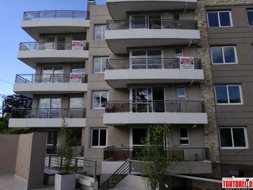 Edificio de categoría, Bv. Evita esquina Bernardino Rivadavia, Moreno, exclusivas unidades en alquiler de 2 ambientes, Primer piso.-