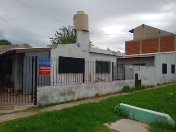 Dos casas sobre un mismo lote, en esquina