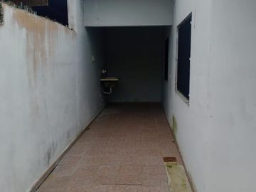 Dos casas sobre un mismo lote, en esquina