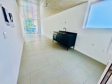 A estrenar - Monoambiente en 45 m2. Balcon y Patio con parrilla.