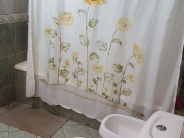 LONGCHAMPS - Casa Con Galpón Apta Crédito