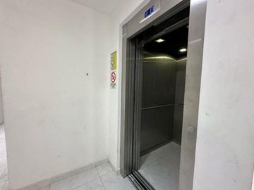 MONOAMBIENTES AMPLIOS Y LUMINOSOS ,  EXCELENTE UBICACION , A METROS DEPLAZA DON BOSCO/HOSPITAL VELEZ SARFIELD