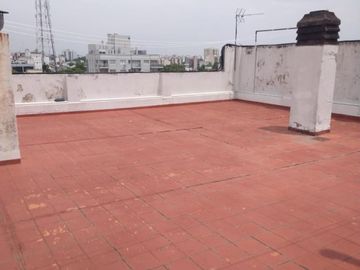 Vende 2 Ambientes En Caballito , Muy Amplio Luminoso. Refaccionado A Nuevo