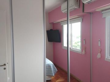 Vende 2 Ambientes En Caballito , Muy Amplio Luminoso. Refaccionado A Nuevo