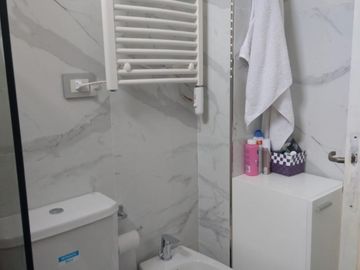 Vende 2 Ambientes En Caballito , Muy Amplio Luminoso. Refaccionado A Nuevo