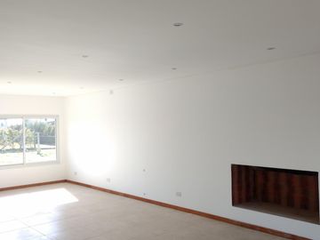 Moderna Casa a Estrenar - Bº Cº El Canton