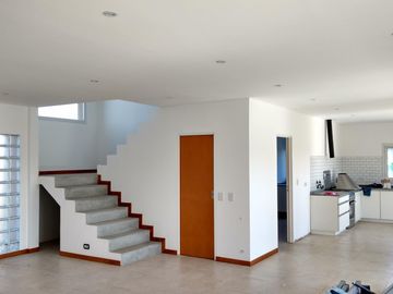 Moderna Casa a Estrenar - Bº Cº El Canton