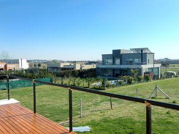 Moderna Casa a Estrenar - Bº Cº El Canton