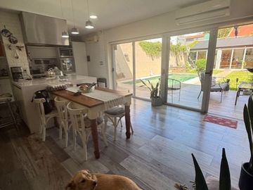 CASA CON JARDIN , PISCINA, QUINCHO , 5 AMBIENTES