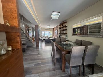 CASA CON JARDIN , PISCINA, QUINCHO , 5 AMBIENTES